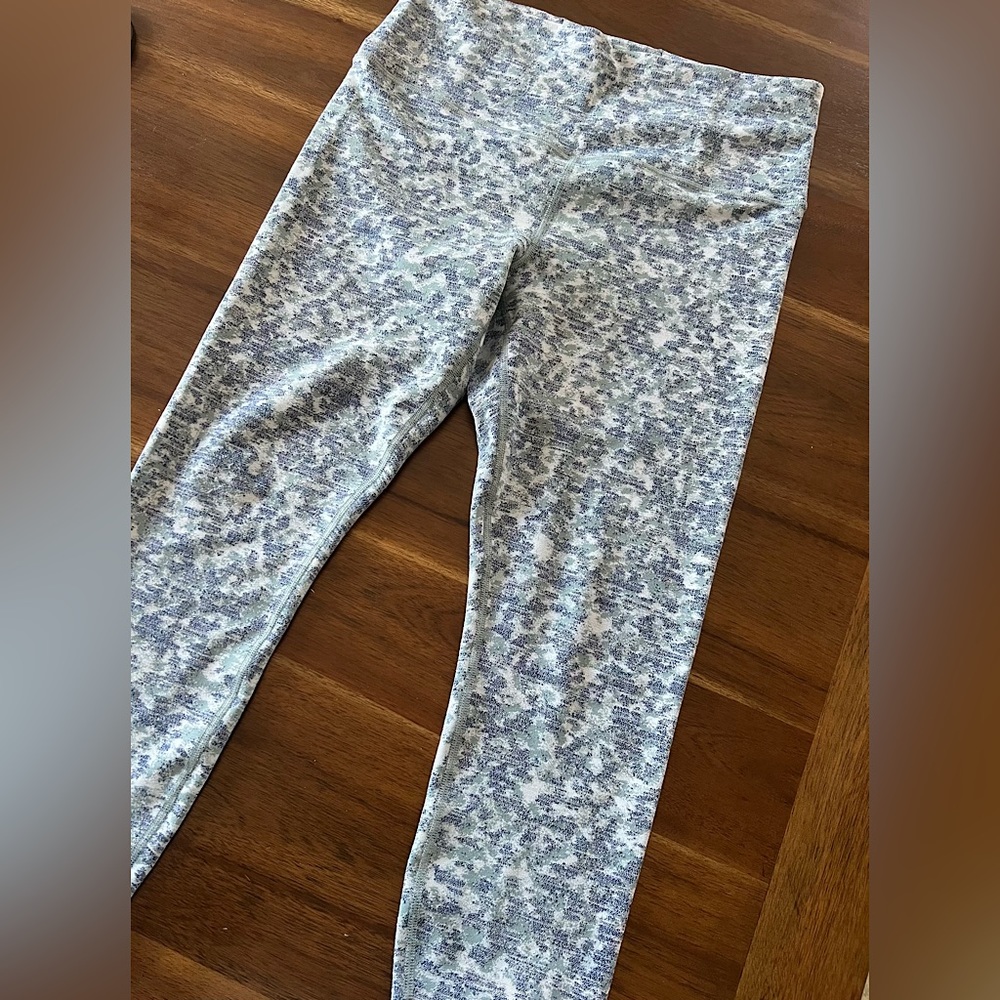 Athleta Elation 7/8 Tight - Snowfall Blue - Medium